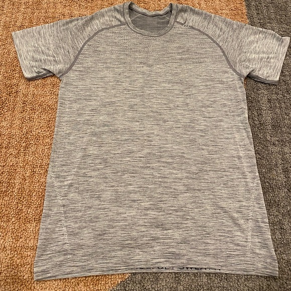 Metal Vent Tech Small Men’s Lululemon Performance Active Top Shirt S Grey - Picture 6 of 6
